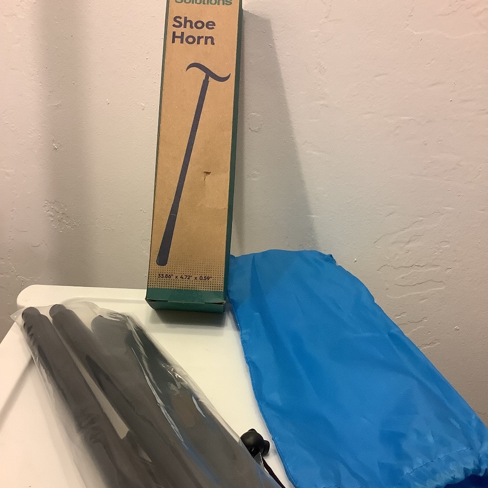 Handy’s Solution Shoe Horn / NWOT /  Color is Black